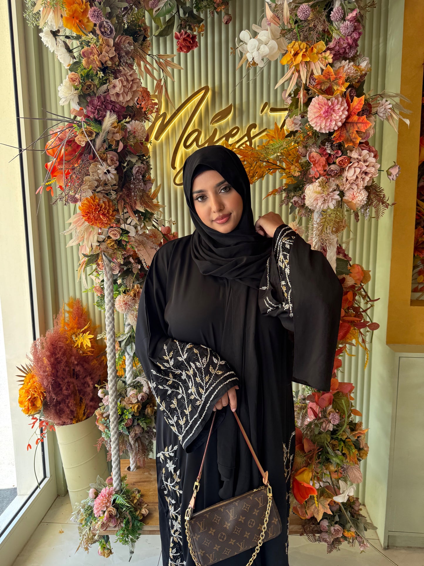 Abaya Alya Gold